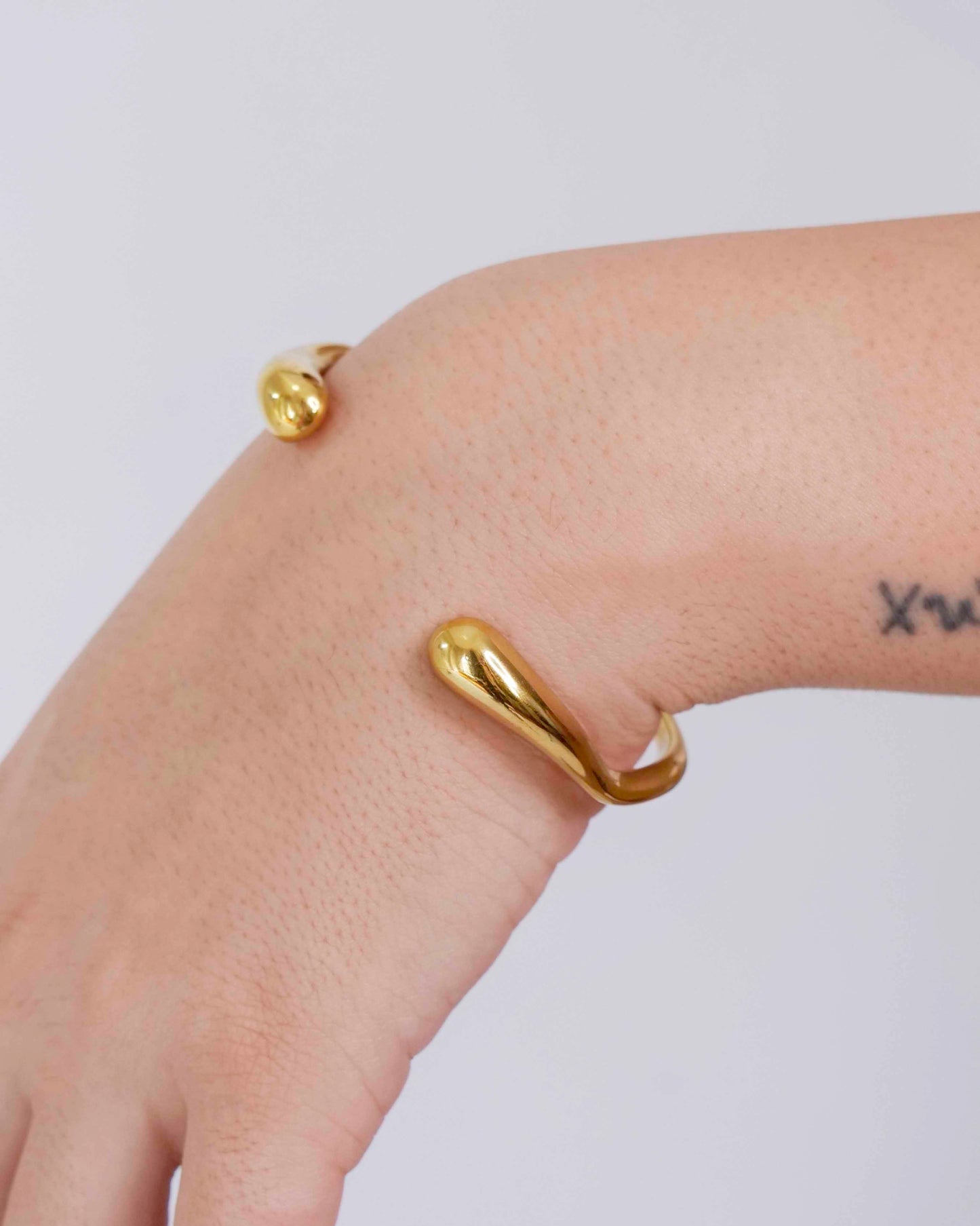 Waterproof 18K PVD Gold Plated Stainless Steel Metal Slim Cuff Bracelet Bangles Jewelry