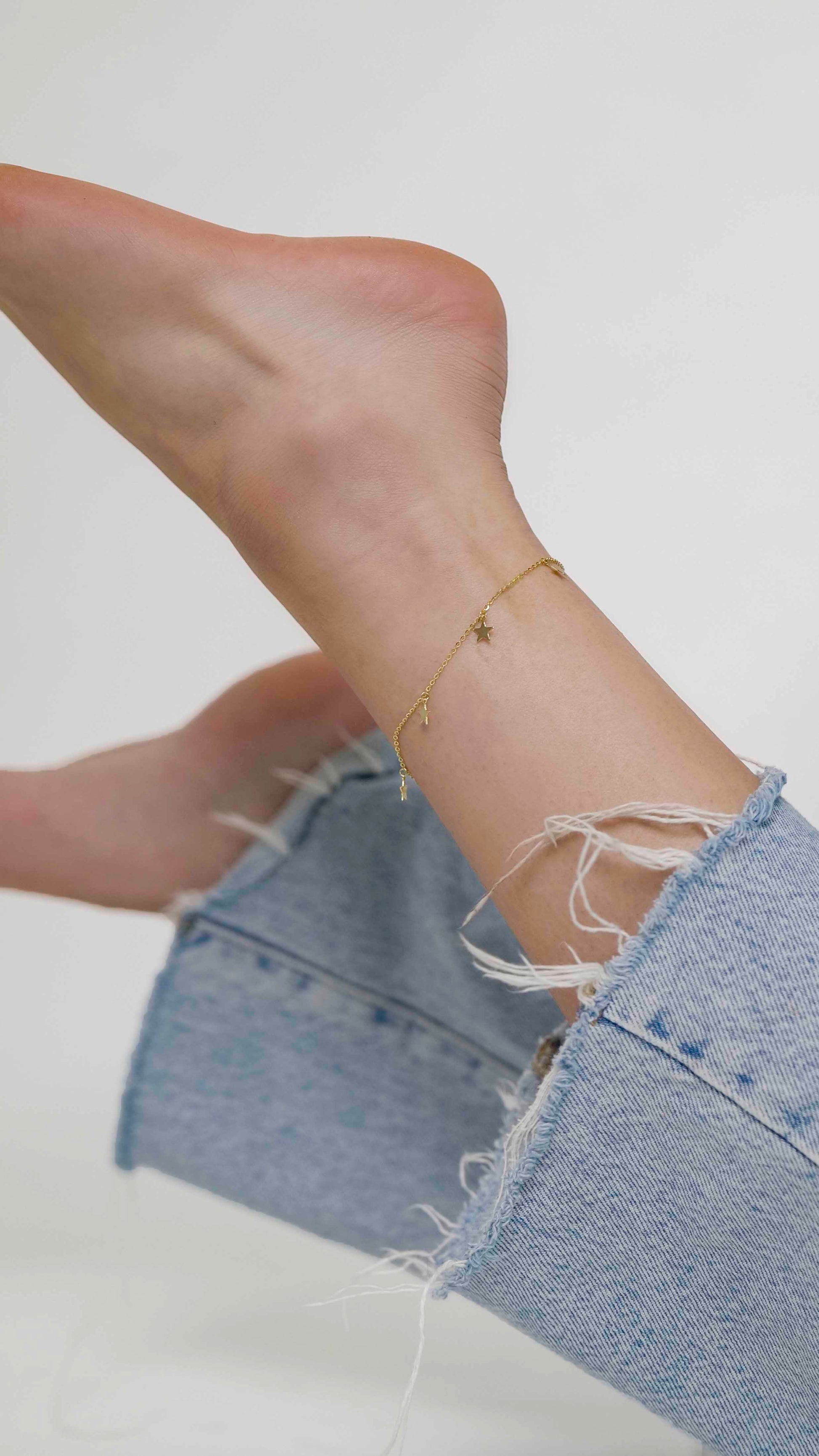 925 sterling silver 14k gold-plated cable chain star charm anklet.