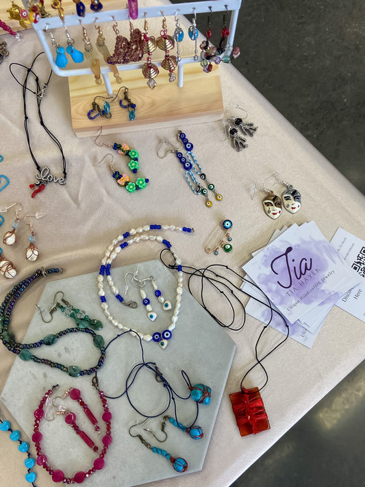Small business handmade jewelry market